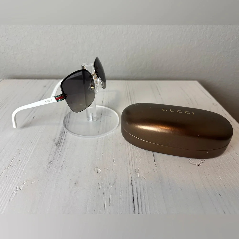 Gucci Rhinestone Sherry Line Rimless Sunglasses - Picture 2 of 10